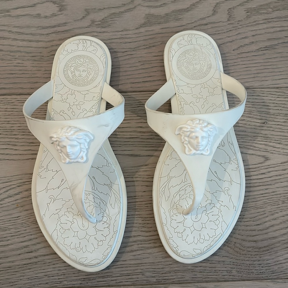 Versace sandals size 35